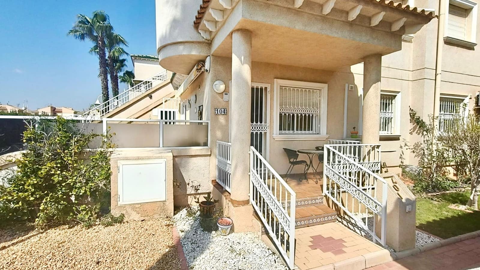 2 soveværelse Lejlighed til salg i Playa Flamenca med swimmingpool garage - € 189.000 (Ref: 9708207)