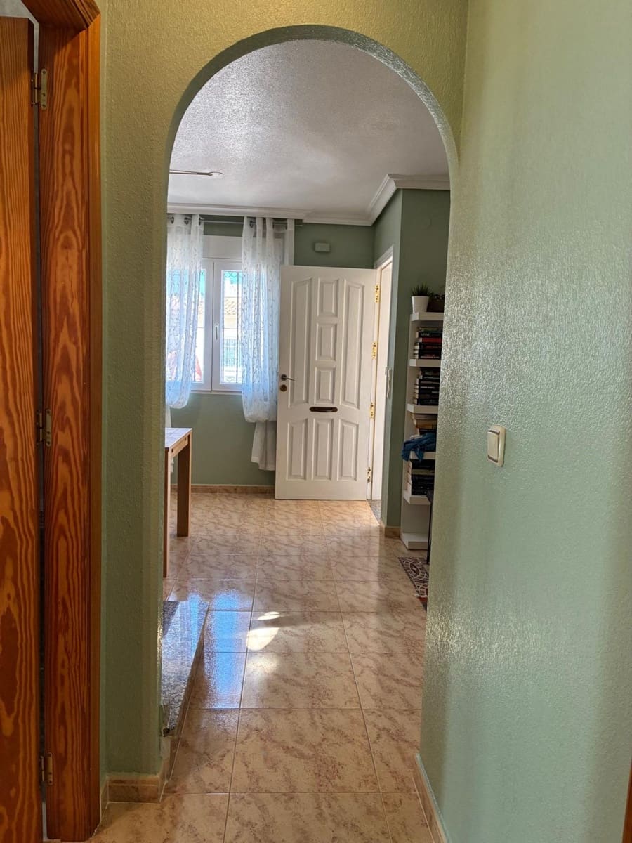 3 slaapkamer Halfvrijstaande villa te koop in Orihuela Costa met zwembad - € 249.950 (Ref: 9726514)