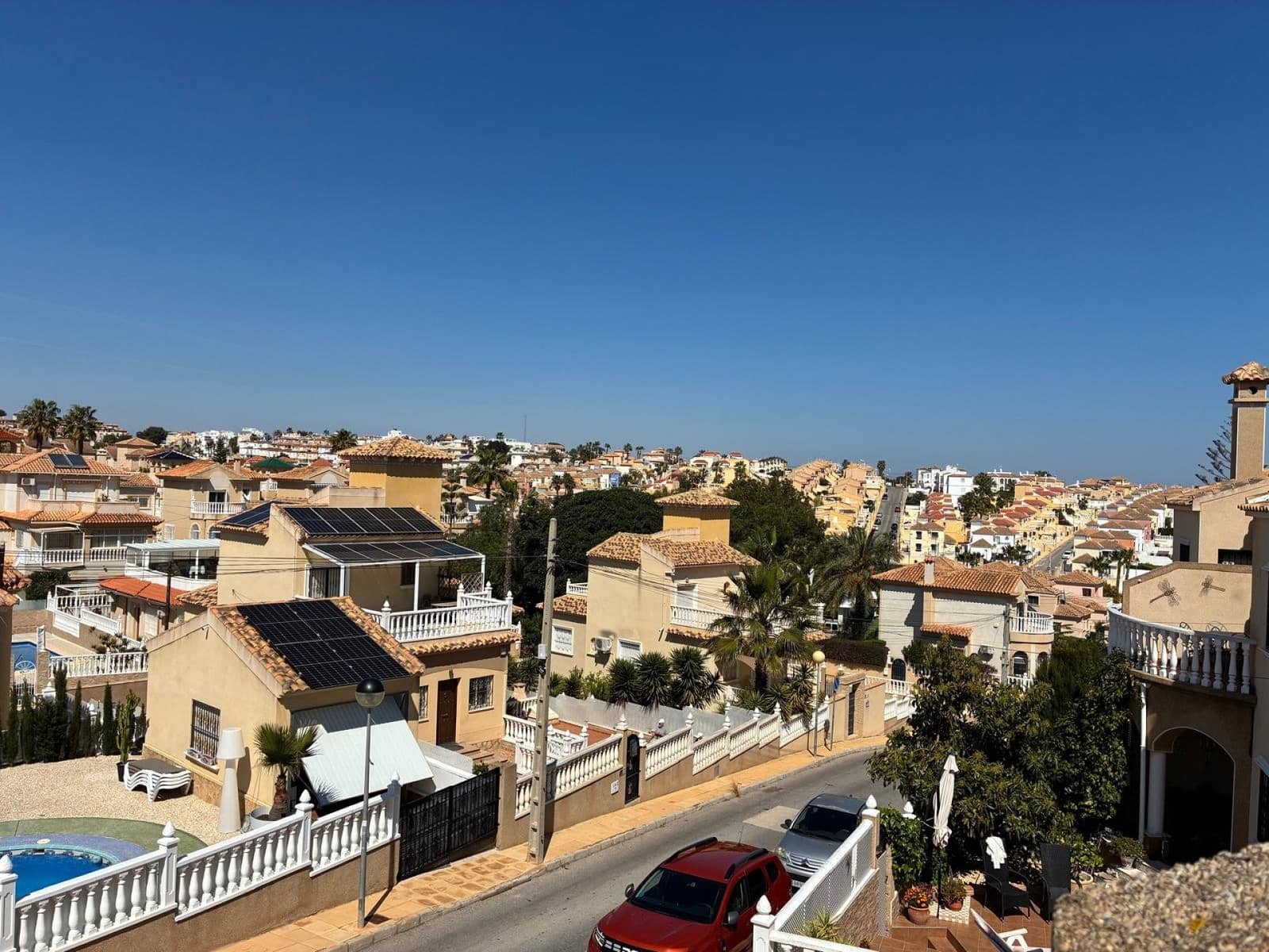 3 slaapkamer Halfvrijstaande villa te koop in Orihuela Costa met zwembad - € 249.950 (Ref: 9726514)