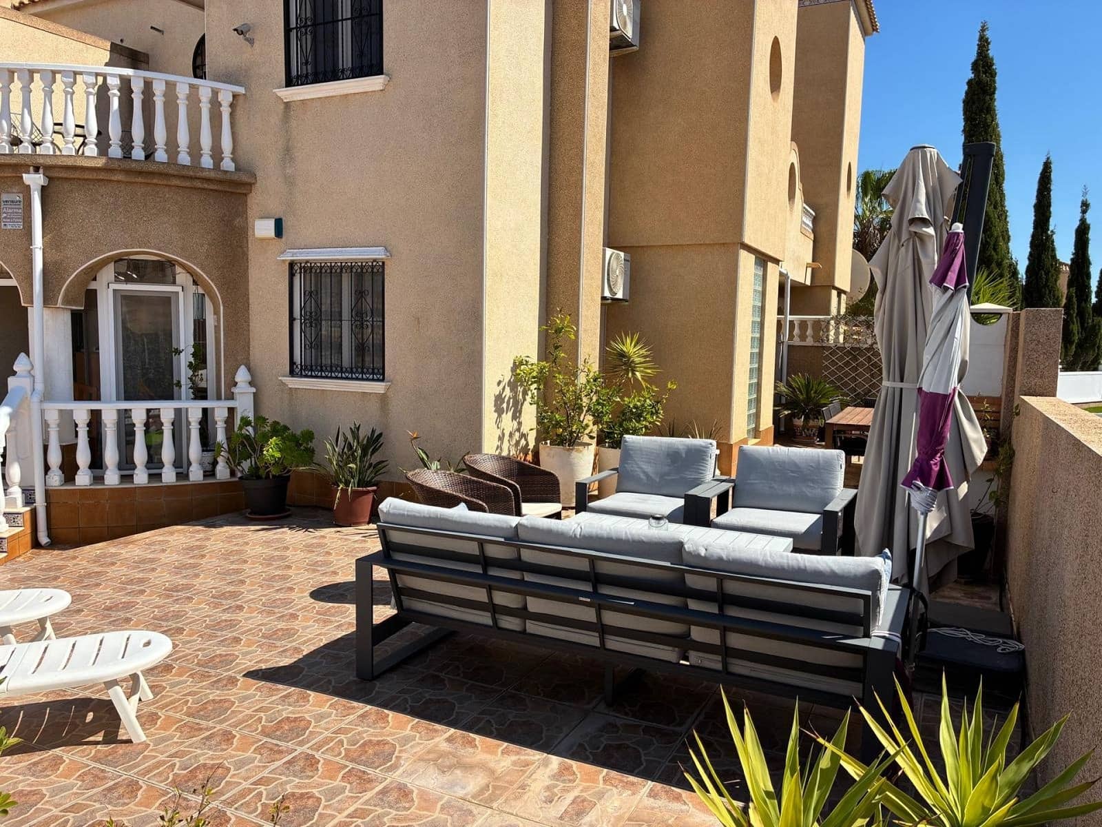 3 slaapkamer Halfvrijstaande villa te koop in Orihuela Costa met zwembad - € 249.950 (Ref: 9726514)