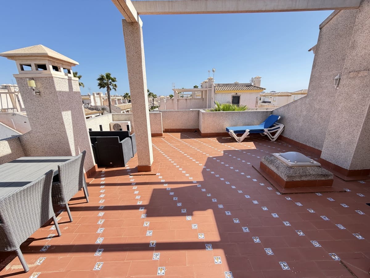 2 bedroom Bungalow for sale in Villamartin with pool - € 199,995 (Ref: 9726516)