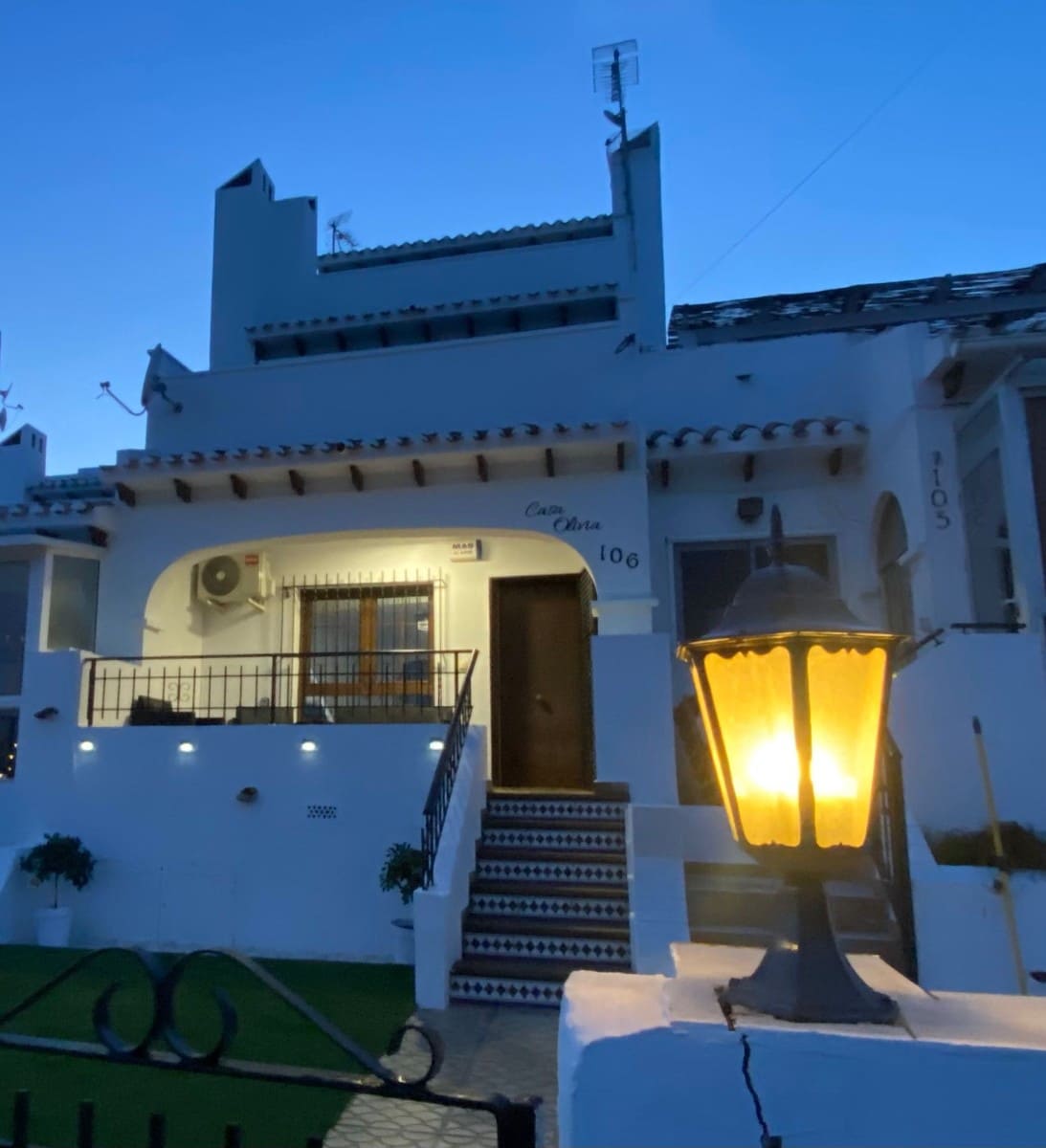 Casa de 3 habitaciones en Villamartin en venta con piscina - 274.950 € (Ref: 9746844)