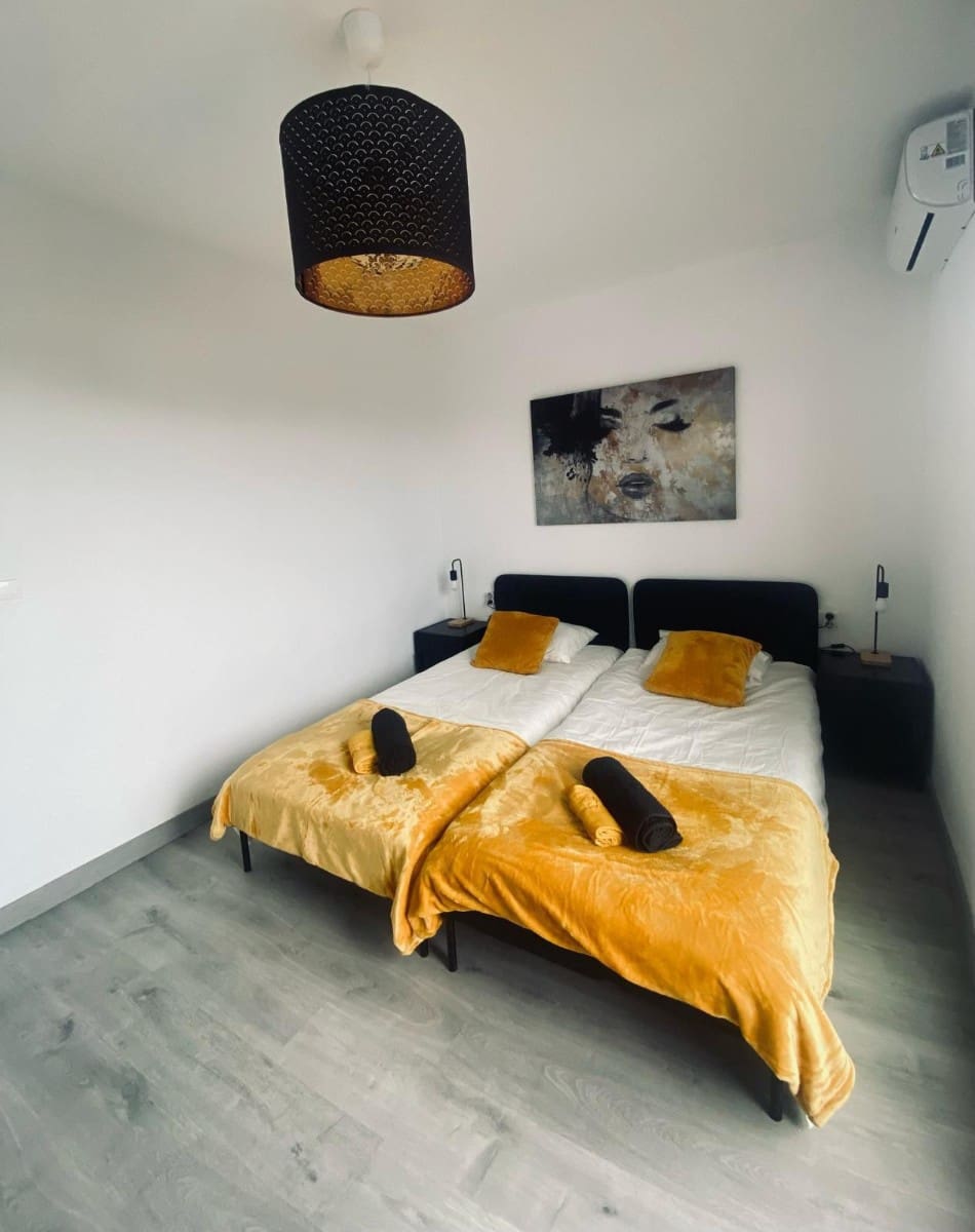 Casa de 3 habitaciones en Villamartin en venta con piscina - 274.950 € (Ref: 9746844)