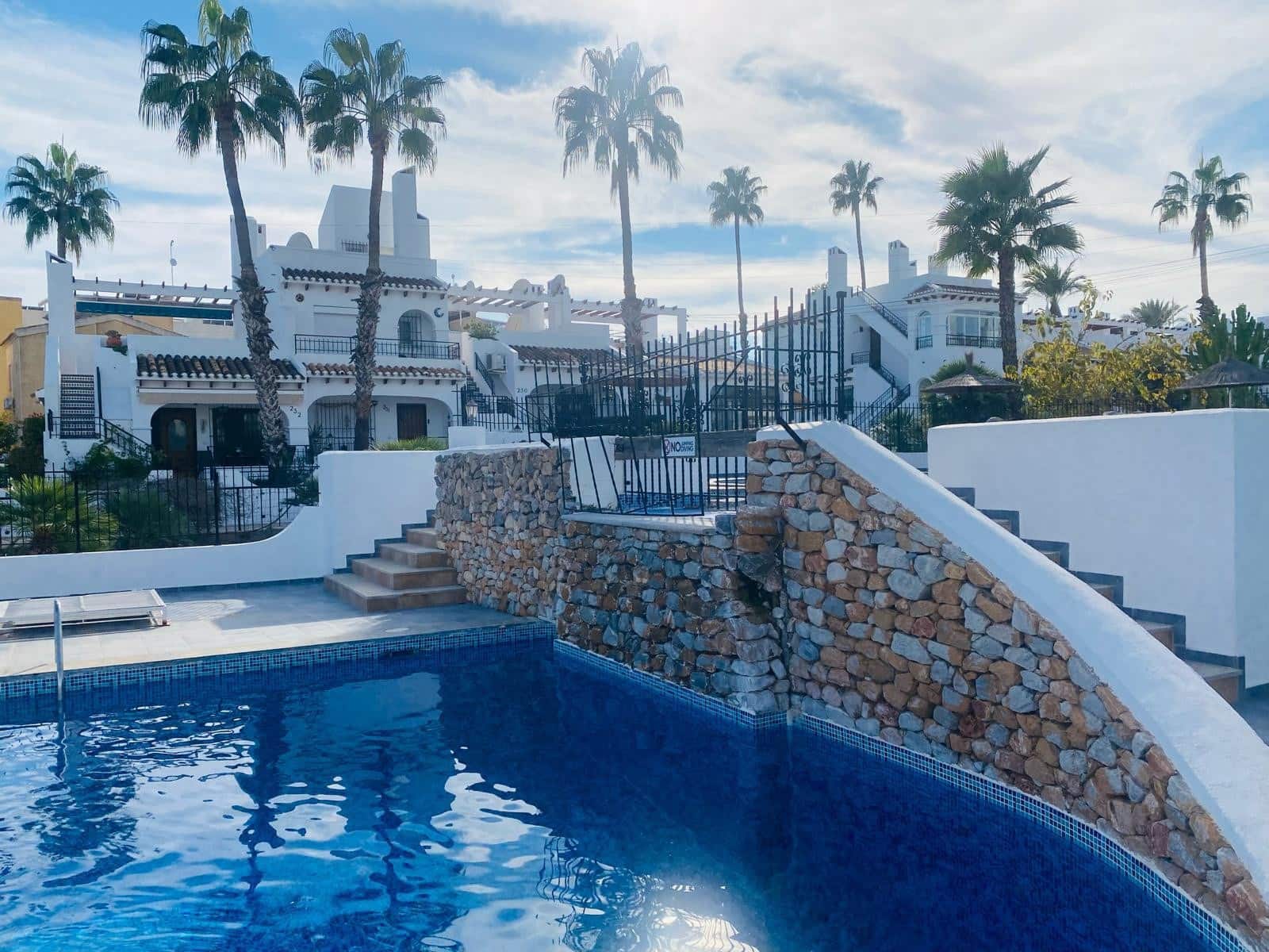 3 bedroom Townhouse for sale in Villamartin with pool - € 274,950 (Ref: 9746844)