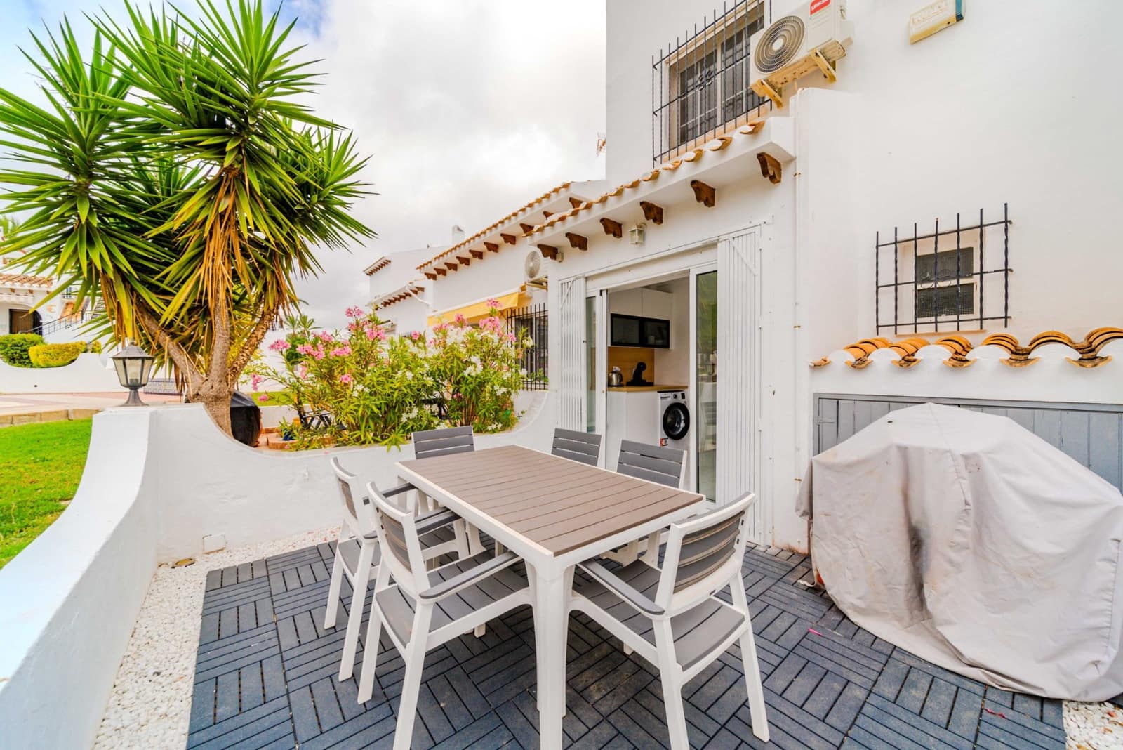 3 Zimmer Haus zu verkaufen in Villamartin mit Pool - 274.950 € (Ref: 9746844)
