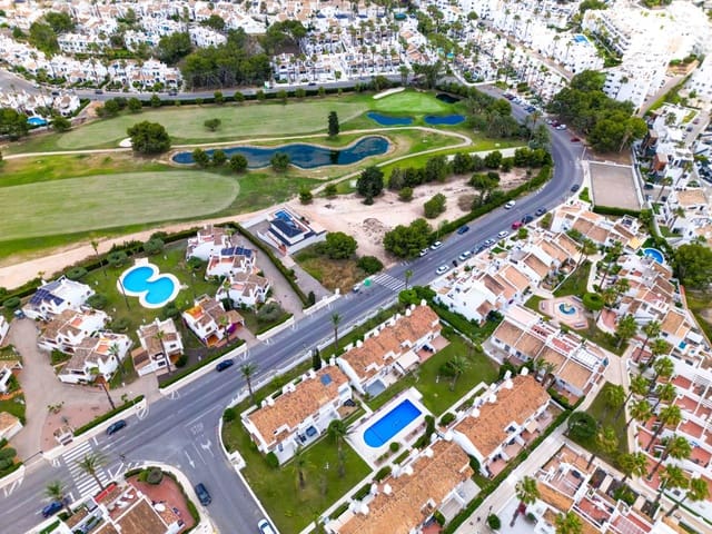 Casa de 3 habitaciones en Villamartin, Orihuela en venta con piscina - 274.950 € (Ref: 9746844)