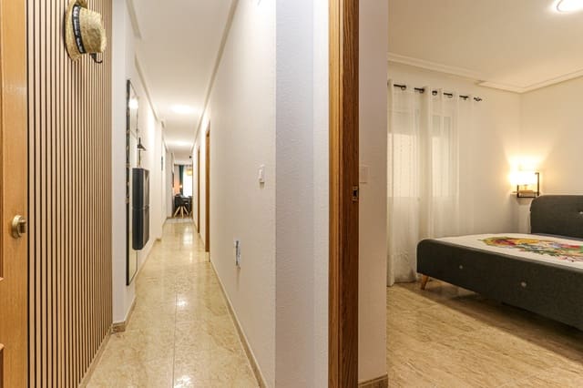 2 quarto Apartamento para venda em Torrevieja - 162 000 € (Ref: 9788092)