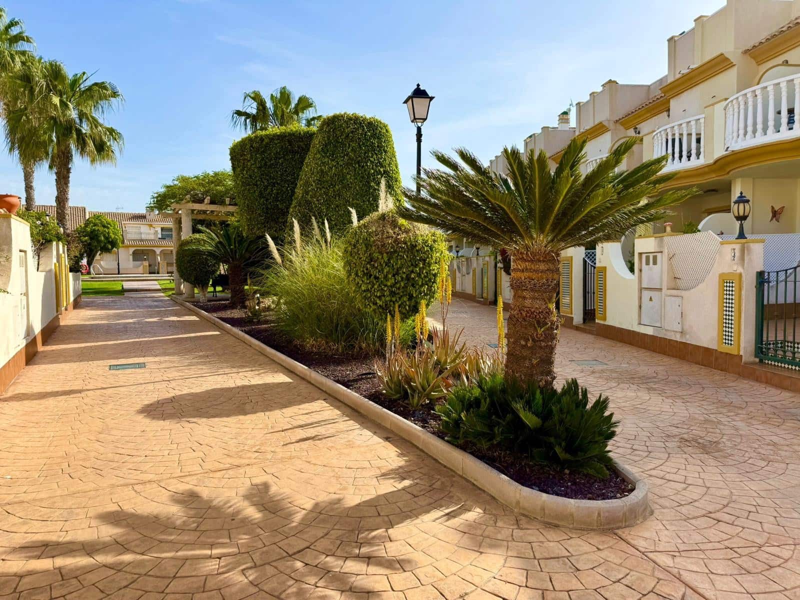 2 slaapkamer Bungalow te koop in Cabo Roig met zwembad garage - € 235.000 (Ref: 9793520)