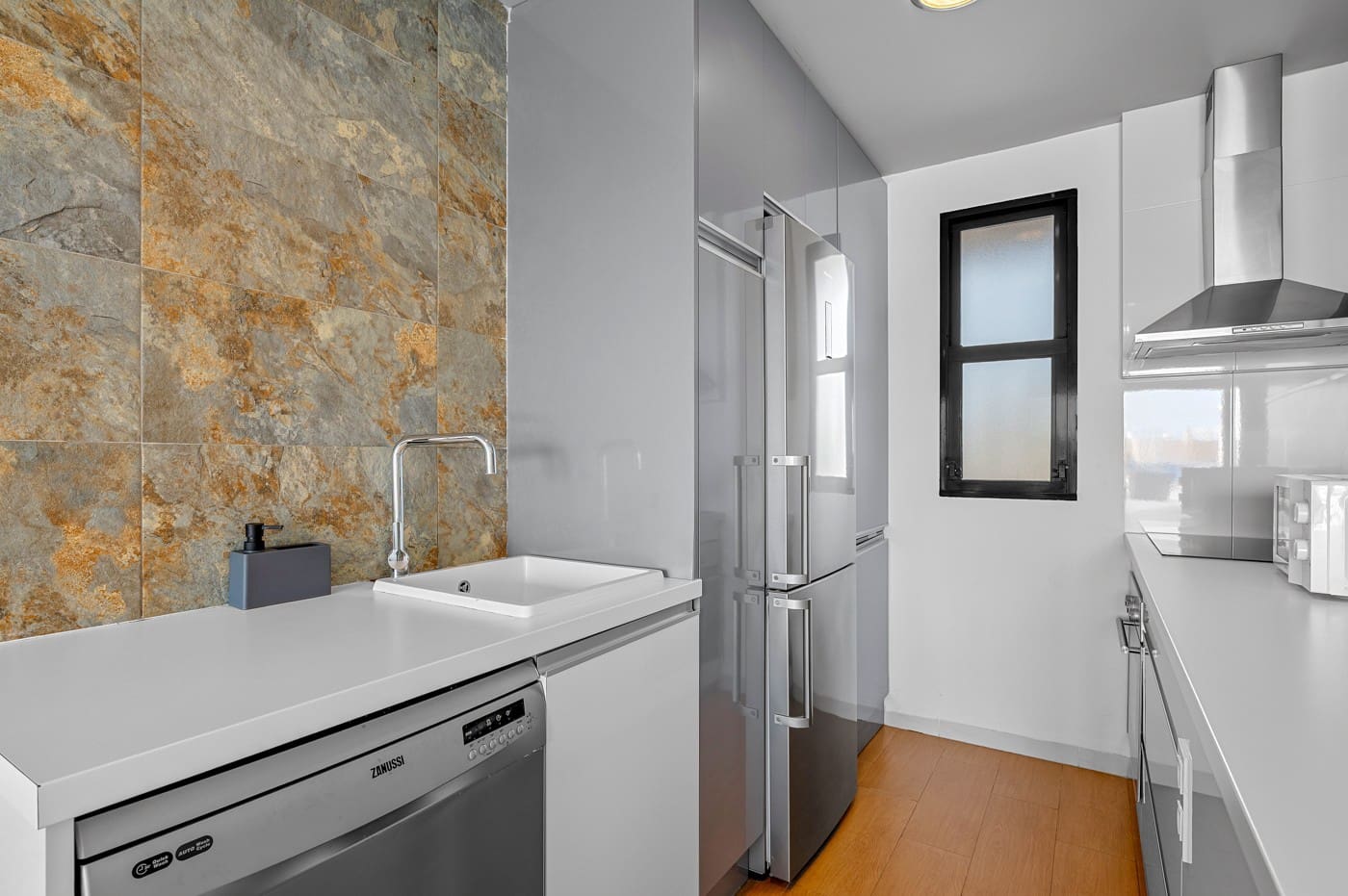 2 soveværelse Lejlighed til salg i La Zenia med swimmingpool garage - € 249.900 (Ref: 9807680)