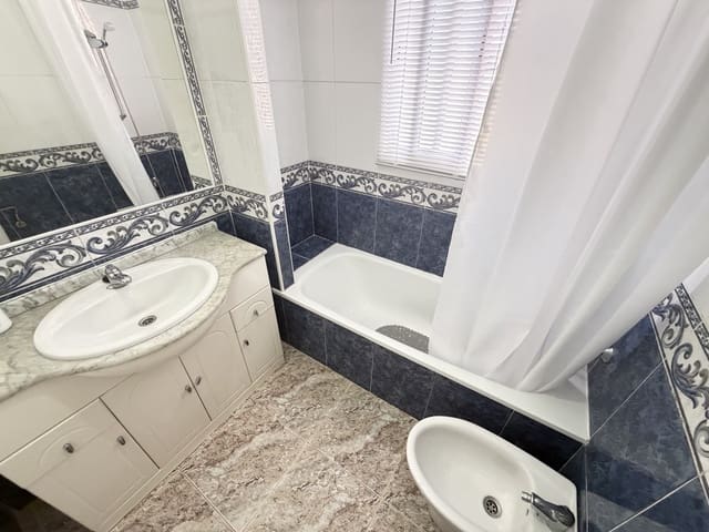 2 quarto Casa em Banda para venda em Villamartin, Orihuela - 179 995 € (Ref: 9819956)