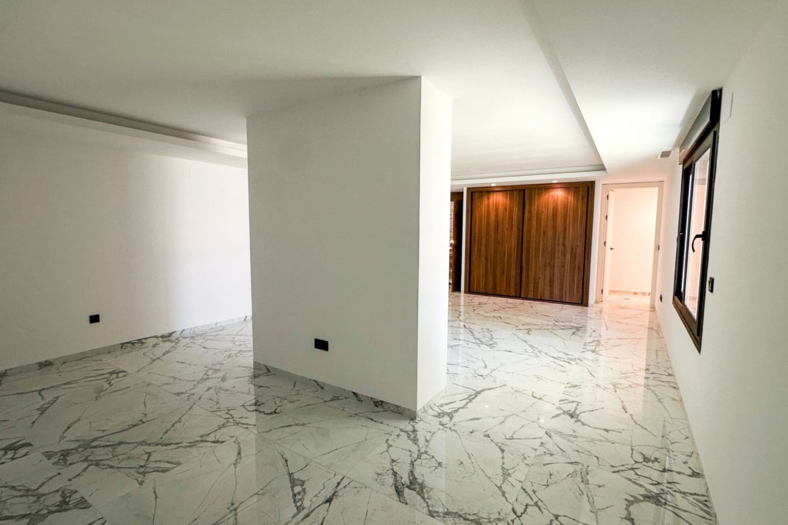 4 soveværelse Villa til salg i Villamartin med swimmingpool garage - € 2.950.000 (Ref: 9824237)