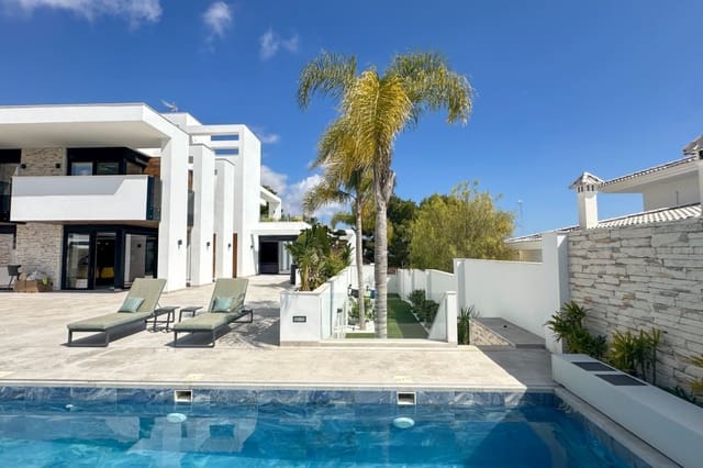 4 soveværelse Villa til salg i Villamartin, Orihuela med swimmingpool garage - € 2.950.000 (Ref: 9824237)