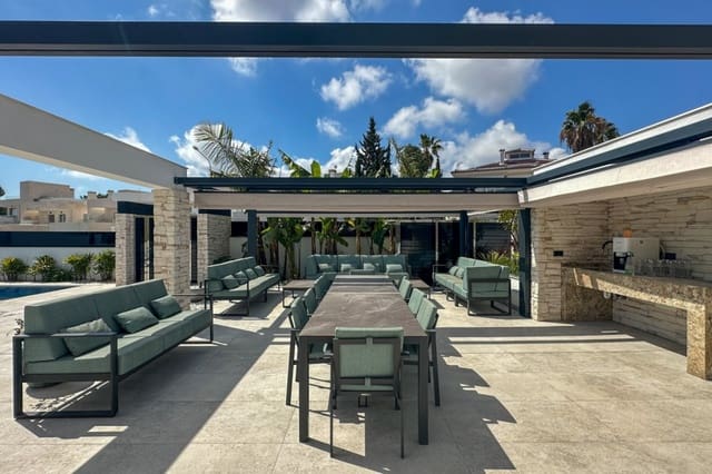 4 soveværelse Villa til salg i Villamartin, Orihuela med swimmingpool garage - € 2.950.000 (Ref: 9824237)
