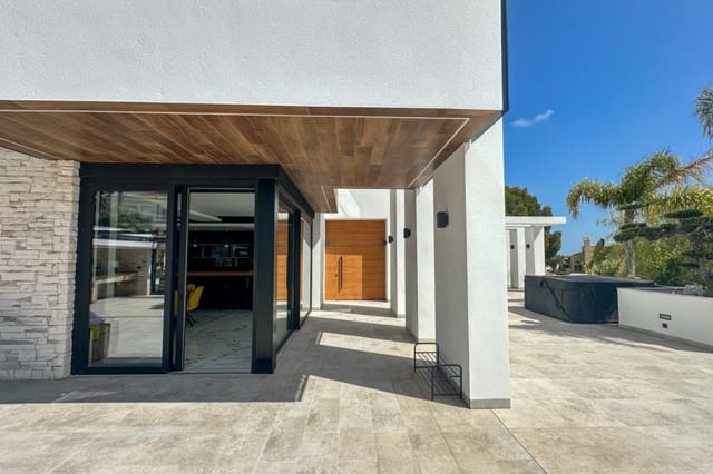4 soveværelse Villa til salg i Villamartin, Orihuela med swimmingpool garage - € 2.950.000 (Ref: 9824237)