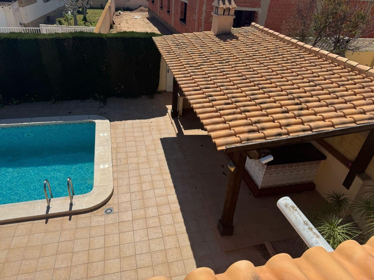 4 quarto Moradia para venda em Playa Flamenca com piscina - 860 000 € (Ref: 9830209)