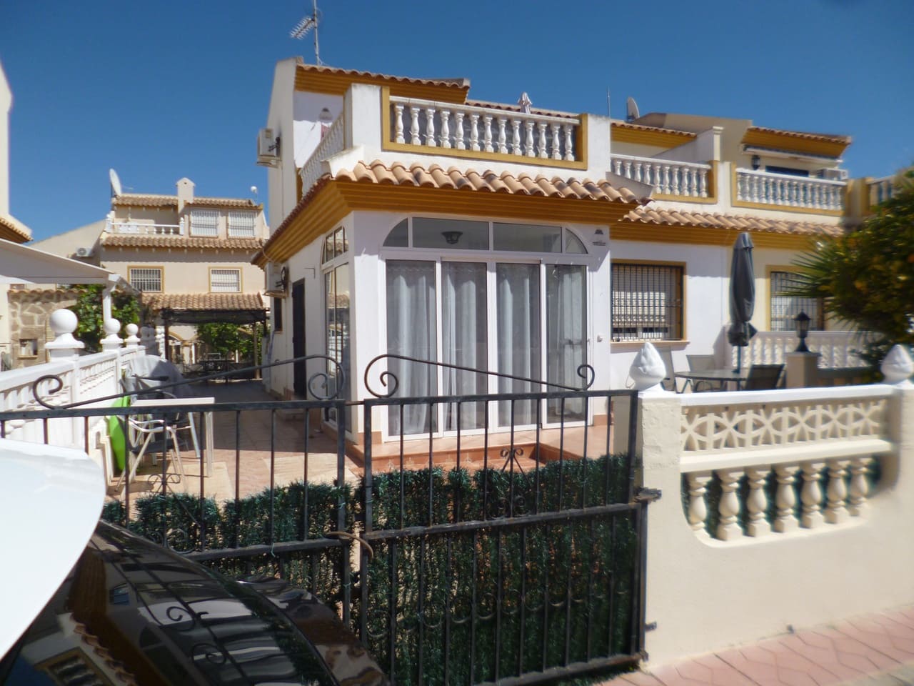 3 quarto Moradia Geminada para venda em Playa Flamenca com piscina - 299 000 € (Ref: 9830211)