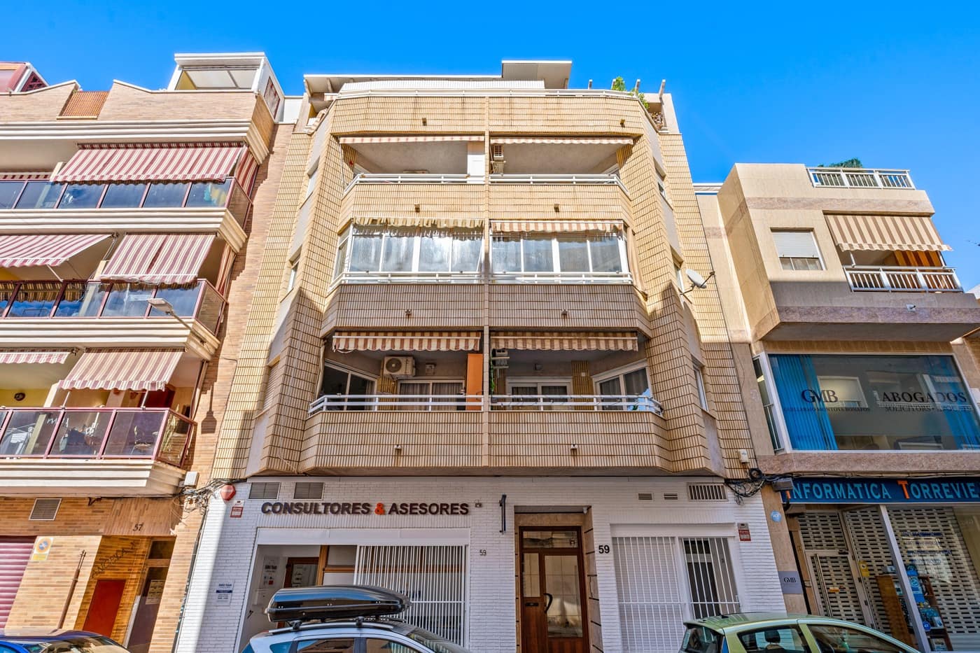 3 quarto Apartamento para venda em Torrevieja com garagem - 265 000 € (Ref: 9832961)