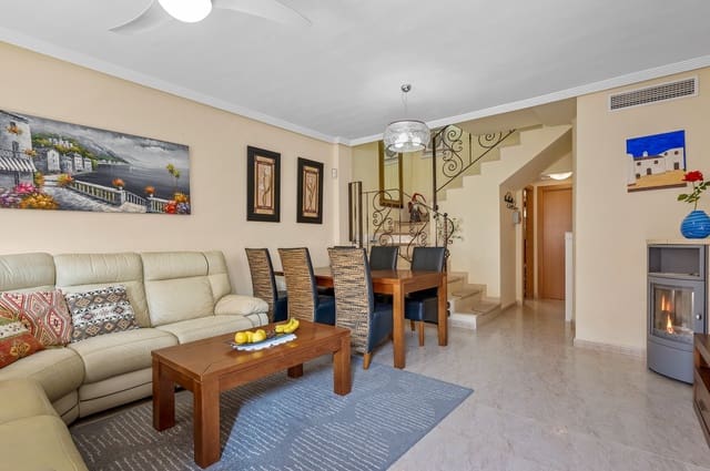 3 soveværelse Rækkehus til salg i Villamartin, Orihuela med swimmingpool - € 345.000 (Ref: 9832966)