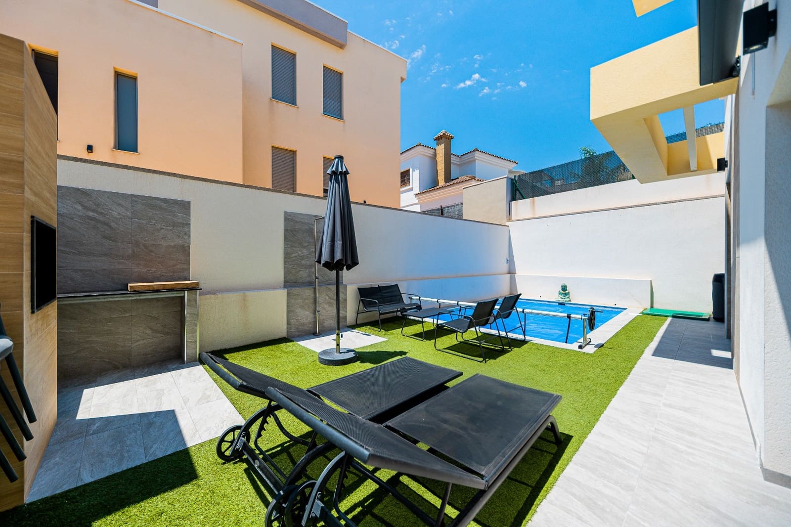 3 slaapkamer Villa te koop in Los Montesinos met zwembad garage - € 420.000 (Ref: 9832967)