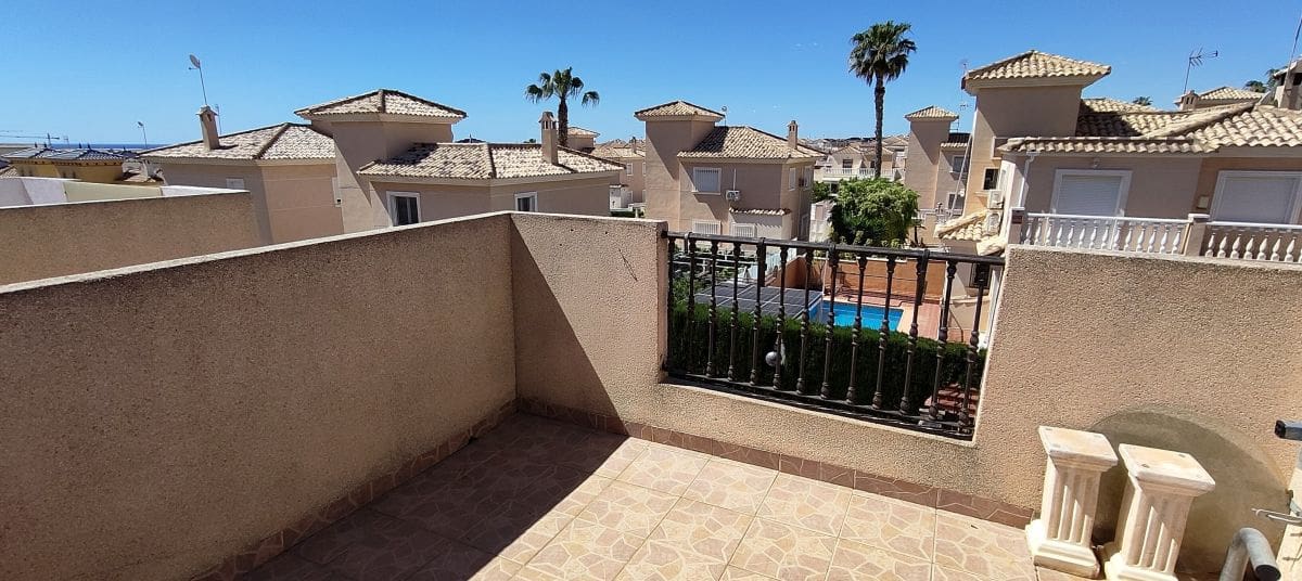 3 soverom Hus til salgs i Los Altos med svømmebasseng garasje - € 199 900 (Ref: 9840835)