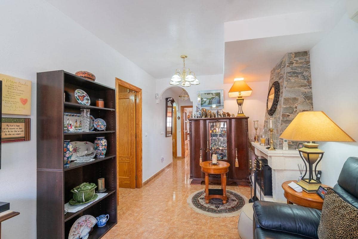 3 makuuhuone Omakotitalo myytävänä paikassa Villamartin mukana uima-altaan - 242 000 € (Ref: 9841646)