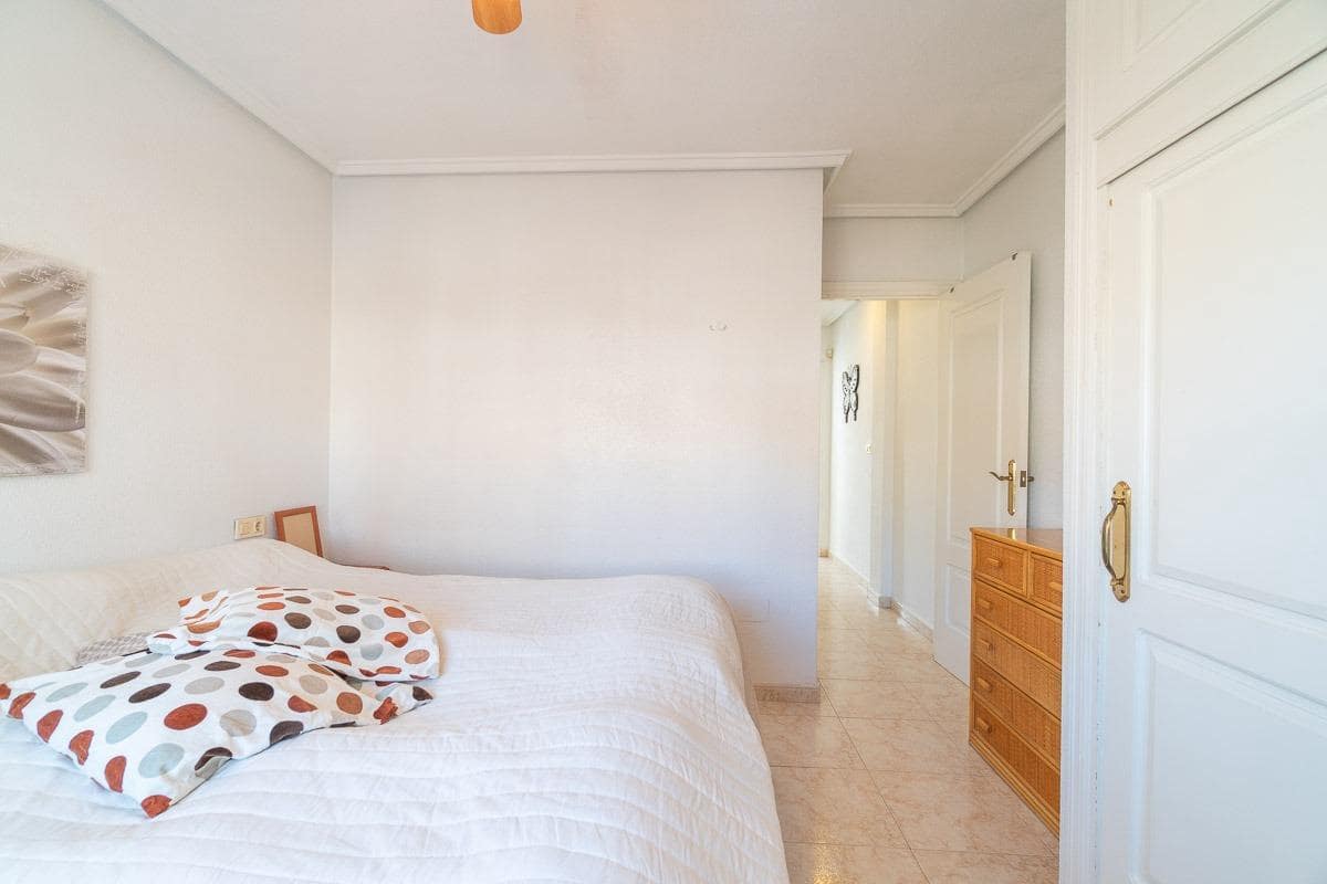 2 soveværelse Lejlighed til salg i Playa Flamenca med swimmingpool - € 195.000 (Ref: 9841650)