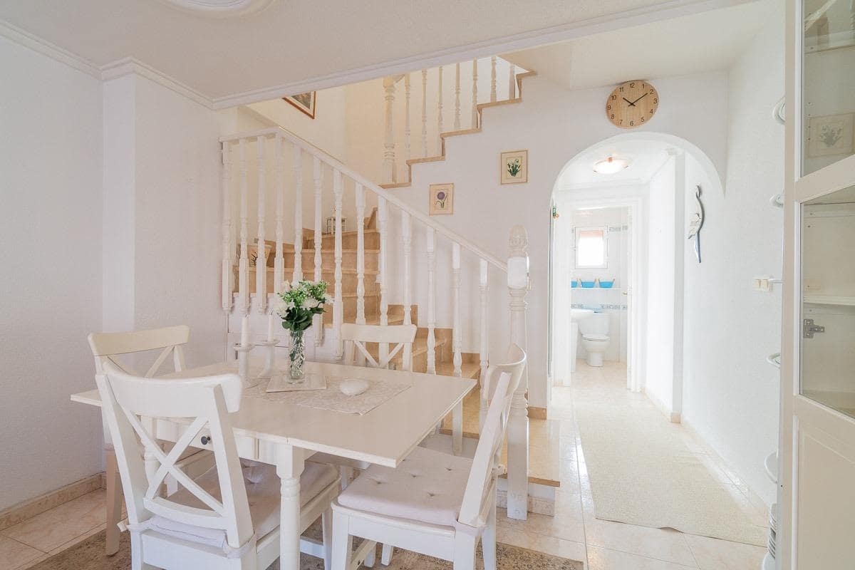 2 soveværelse Lejlighed til salg i Playa Flamenca med swimmingpool - € 195.000 (Ref: 9841650)