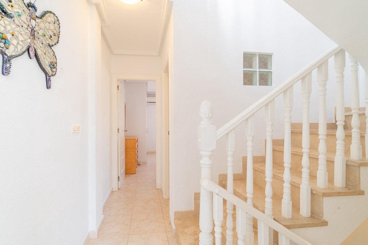 2 soveværelse Lejlighed til salg i Playa Flamenca med swimmingpool - € 195.000 (Ref: 9841650)