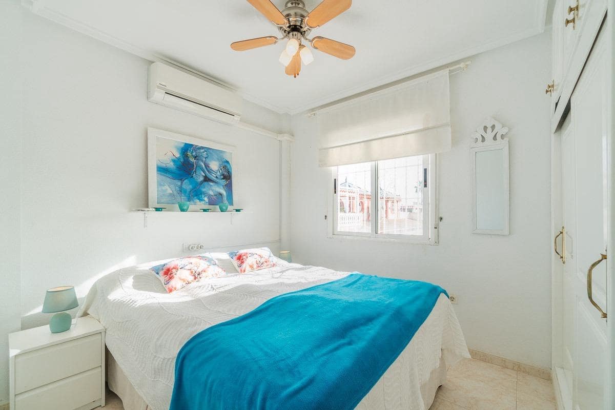 2 soveværelse Lejlighed til salg i Playa Flamenca med swimmingpool - € 195.000 (Ref: 9841650)