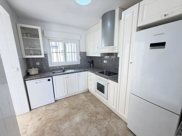 Casa de 2 habitaciones en Las Ramblas Golf, Orihuela en venta con piscina - 224.000 € (Ref: 9849053)