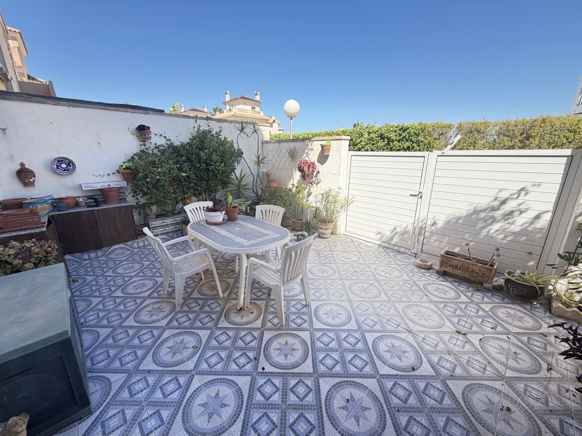 2 sovrum Lägenhet till salu i La Zenia med pool - 188 500 € (Ref: 9851622)