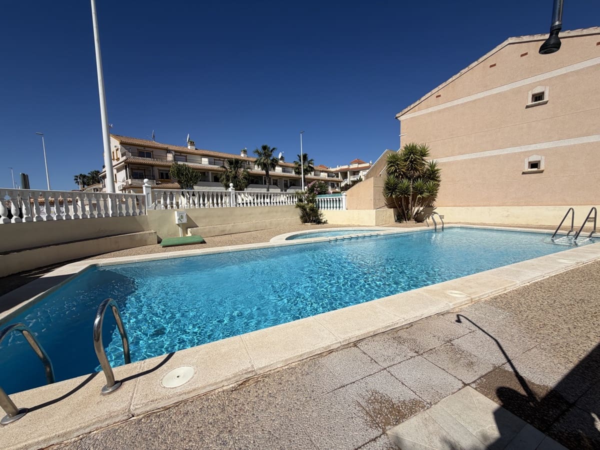 2 sovrum Lägenhet till salu i La Zenia med pool - 188 500 € (Ref: 9851622)