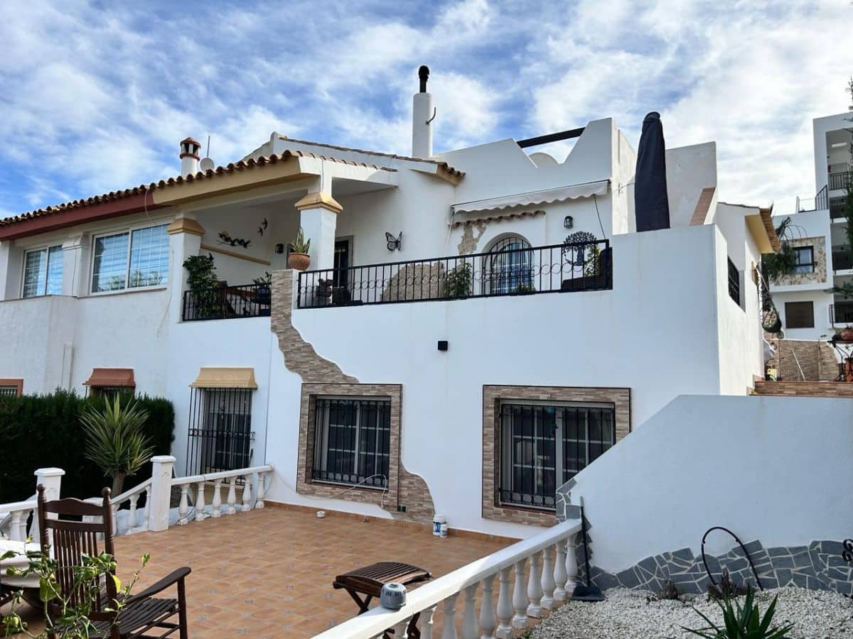 Pareado de 3 habitaciones en Villamartin en venta con piscina garaje - 325.000 € (Ref: 9859137)