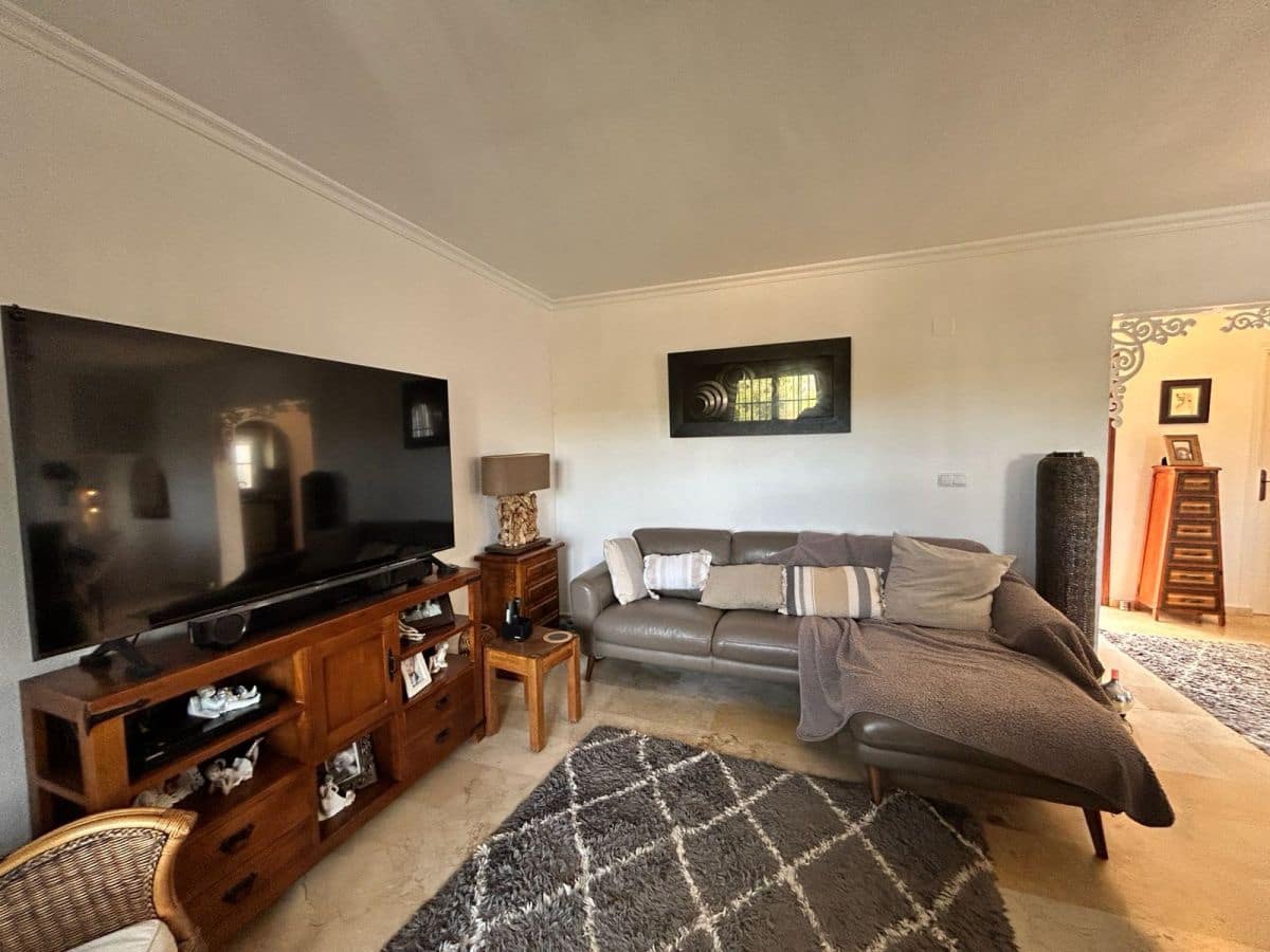Pareado de 3 habitaciones en Villamartin en venta con piscina garaje - 325.000 € (Ref: 9859137)