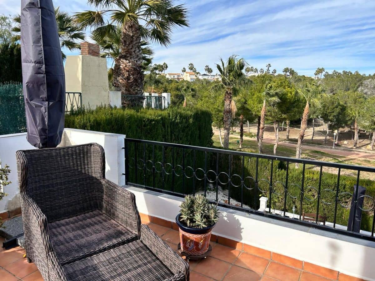Pareado de 3 habitaciones en Villamartin en venta con piscina garaje - 325.000 € (Ref: 9859137)