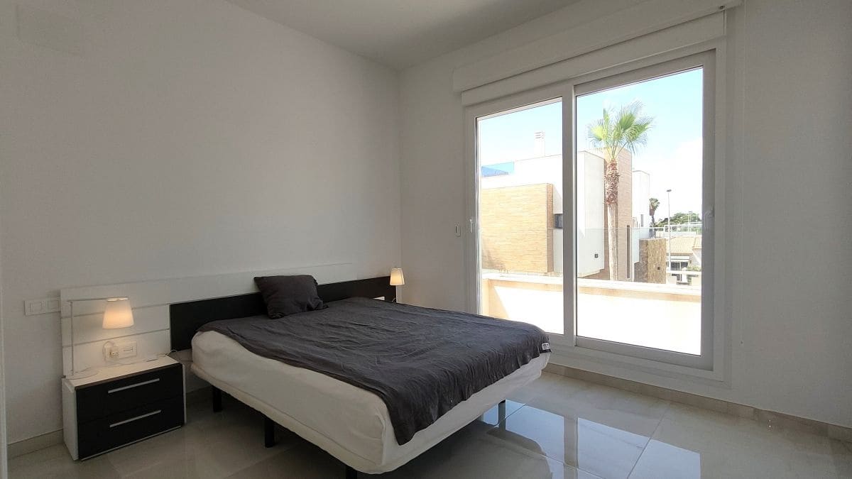 3 soveværelse Villa til salg i La Mata med swimmingpool garage - € 695.000 (Ref: 9859141)