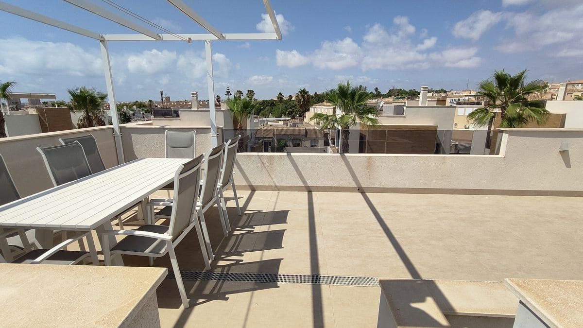 3 soveværelse Villa til salg i La Mata med swimmingpool garage - € 695.000 (Ref: 9859141)