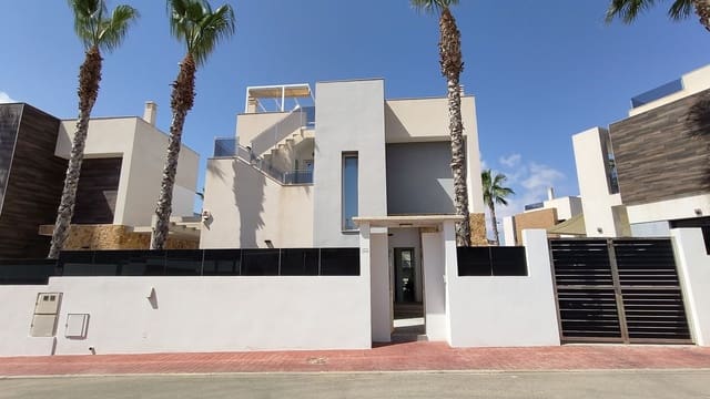 3 soveværelse Villa til salg i La Mata, Torrevieja med swimmingpool garage - € 695.000 (Ref: 9859141)