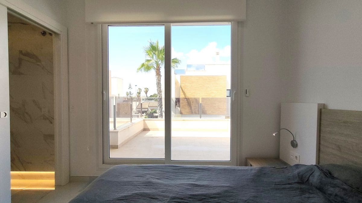 3 soveværelse Villa til salg i La Mata med swimmingpool garage - € 695.000 (Ref: 9859141)