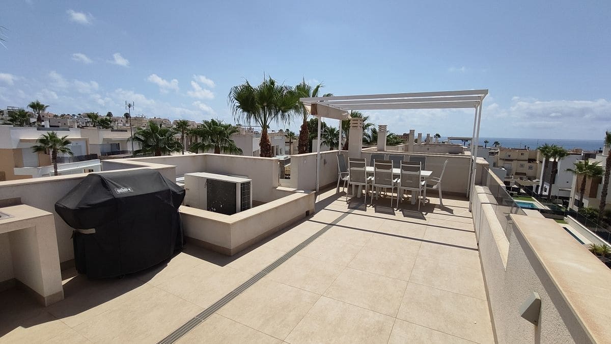 3 soveværelse Villa til salg i La Mata med swimmingpool garage - € 695.000 (Ref: 9859141)