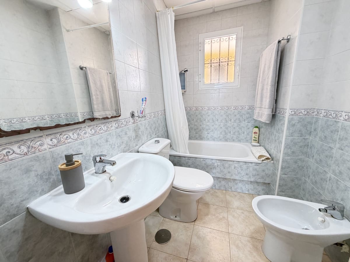 2 Zimmer Apartment zu verkaufen in La Zenia mit Pool - 175.000 € (Ref: 9880812)