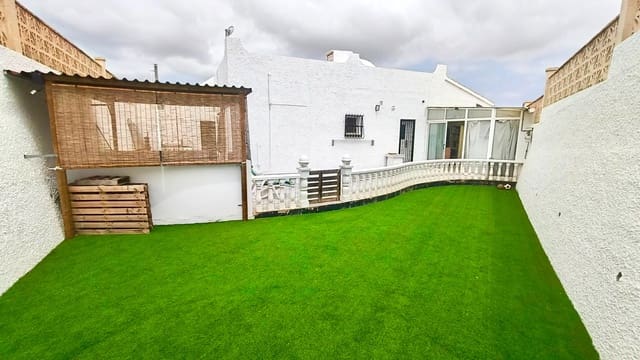 2 bedroom Semi-detached Villa for sale in Villamartin, Orihuela - € 209,950 (Ref: 9893009)