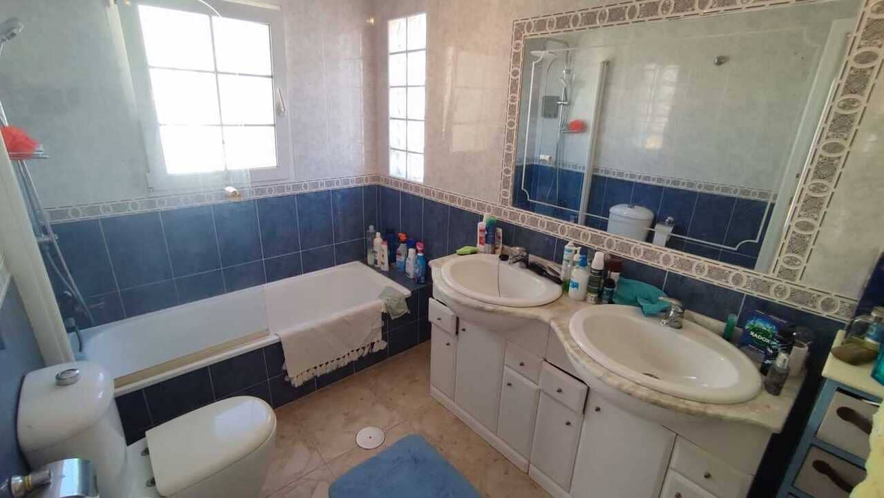 3 soveværelse Semi-Rækkehus til salg i Playa Flamenca med swimmingpool garage - € 295.000 (Ref: 9928771)