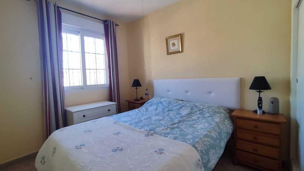 3 soveværelse Semi-Rækkehus til salg i Playa Flamenca med swimmingpool garage - € 295.000 (Ref: 9928771)