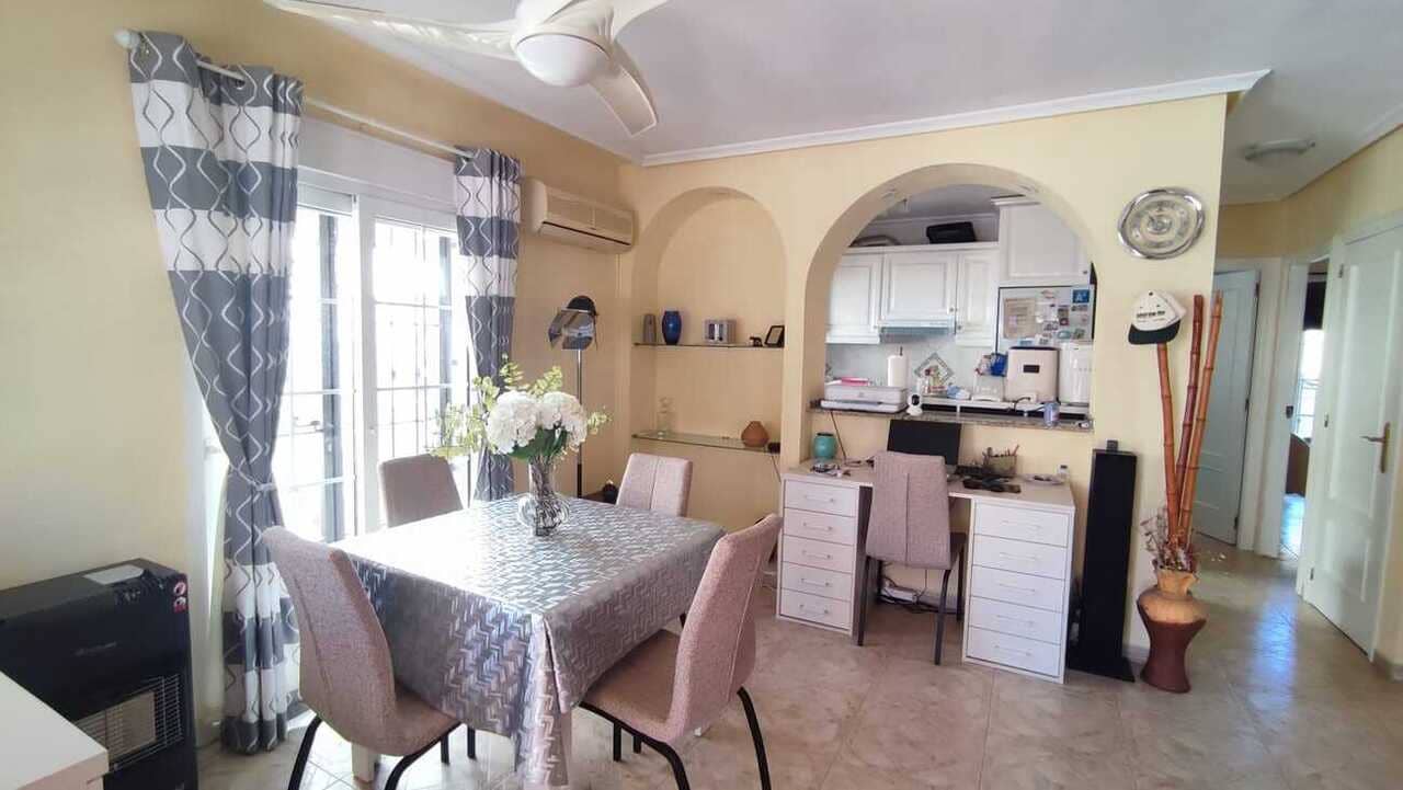 3 soveværelse Semi-Rækkehus til salg i Playa Flamenca med swimmingpool garage - € 295.000 (Ref: 9928771)