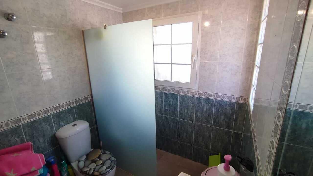 3 soveværelse Semi-Rækkehus til salg i Playa Flamenca med swimmingpool garage - € 295.000 (Ref: 9928771)