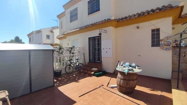 3 soveværelse Semi-Rækkehus til salg i Playa Flamenca, Orihuela med swimmingpool garage - € 295.000 (Ref: 9928771)