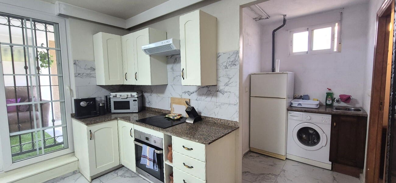4 soverom Villa til salgs i Villamartin med svømmebasseng garasje - € 389 995 (Ref: 9935574)