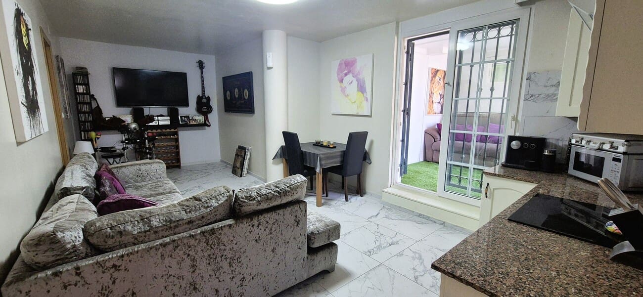 4 soverom Villa til salgs i Villamartin med svømmebasseng garasje - € 389 995 (Ref: 9935574)