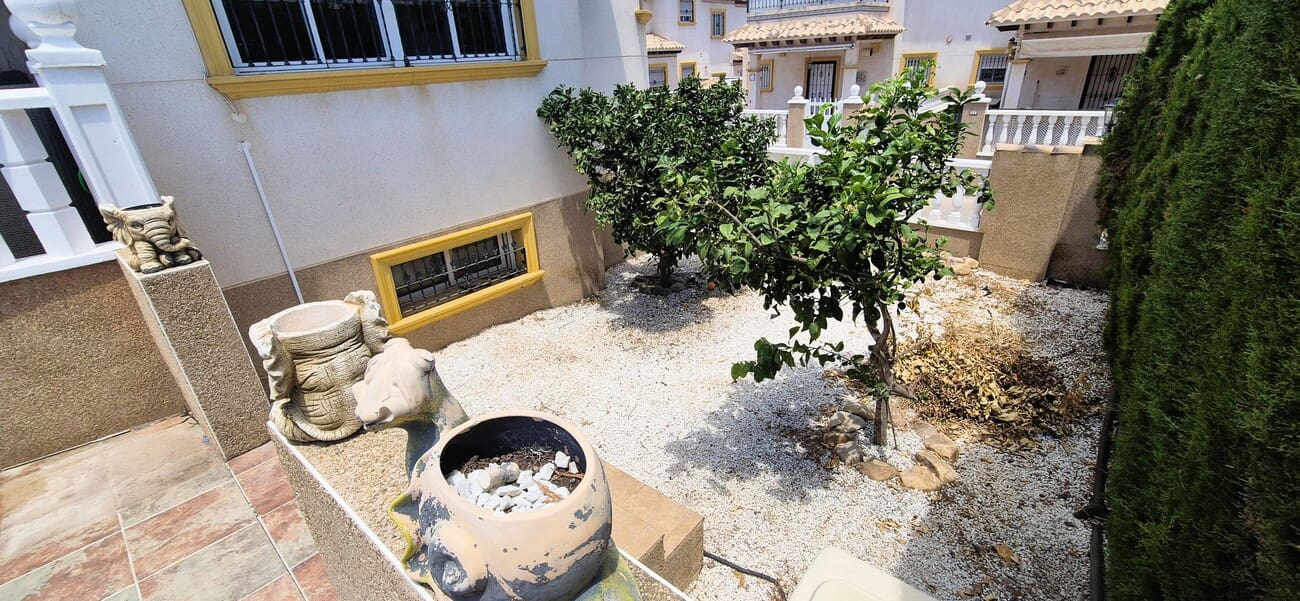 4 soverom Villa til salgs i Villamartin med svømmebasseng garasje - € 389 995 (Ref: 9935574)